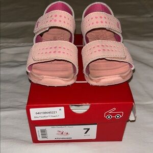 See Kai Run Sandals - size 7